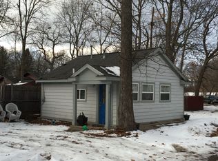 6877 Saline Dr, Waterford, MI