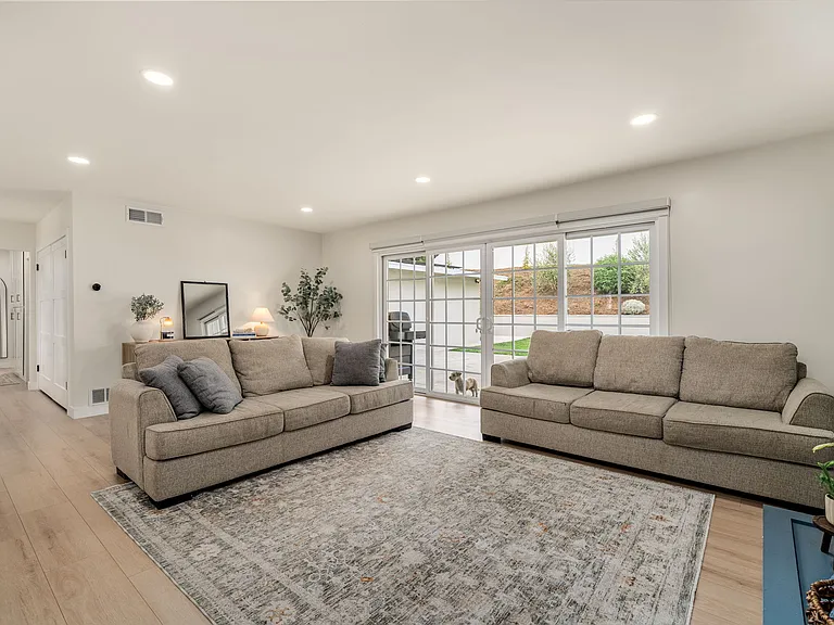16229 Janine Dr — Photo 12