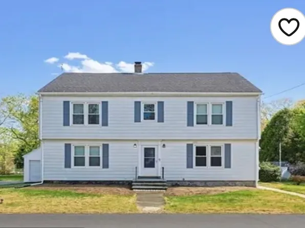 30 Linwood St, Webster, MA 01570
