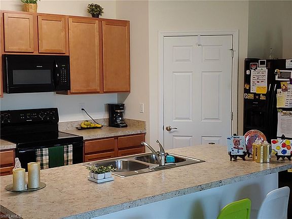 3rd image of 4417 SW 15th Pl