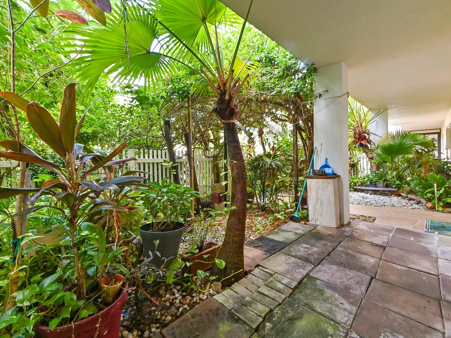 2 bed, 2.0 bath, 1230 sqft, $2,000 — Photo 3