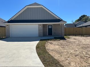 2045 Regent St, Beaumont, TX 77703