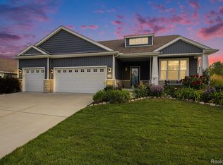 1336 Bluff Dr, Howell, MI 48843