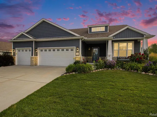 1336 Bluff Dr, Howell, MI 48843
