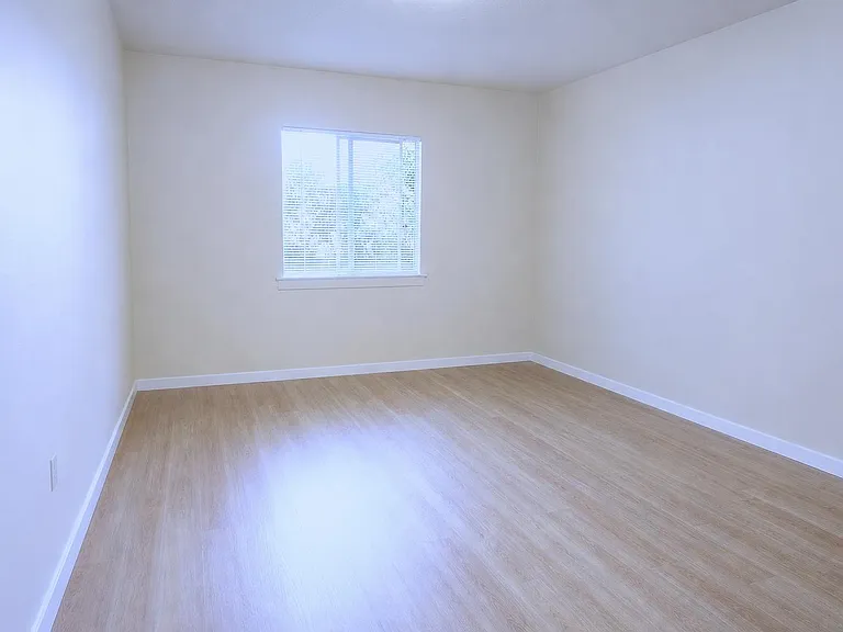 2521 Piedmont Ave #16 — Photo 2
