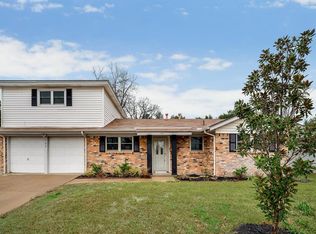 708 Woodcrest Dr, Hurst, TX 76053
