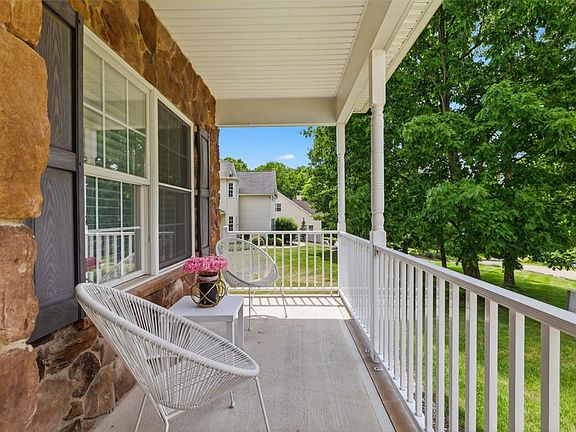 4th image of 114 Hilda Ct