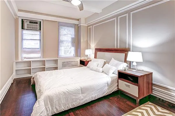 Sold by R New York | media 13