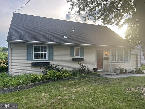 2nd image of 608 Hudson Ave