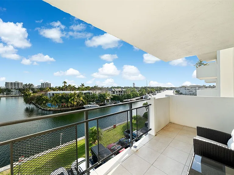 401 Golden Isles Dr #406 — Photo 13