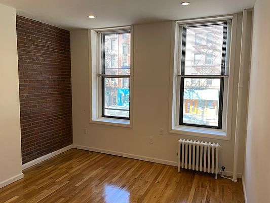 3rd image of 1676 1st Ave APT 4N