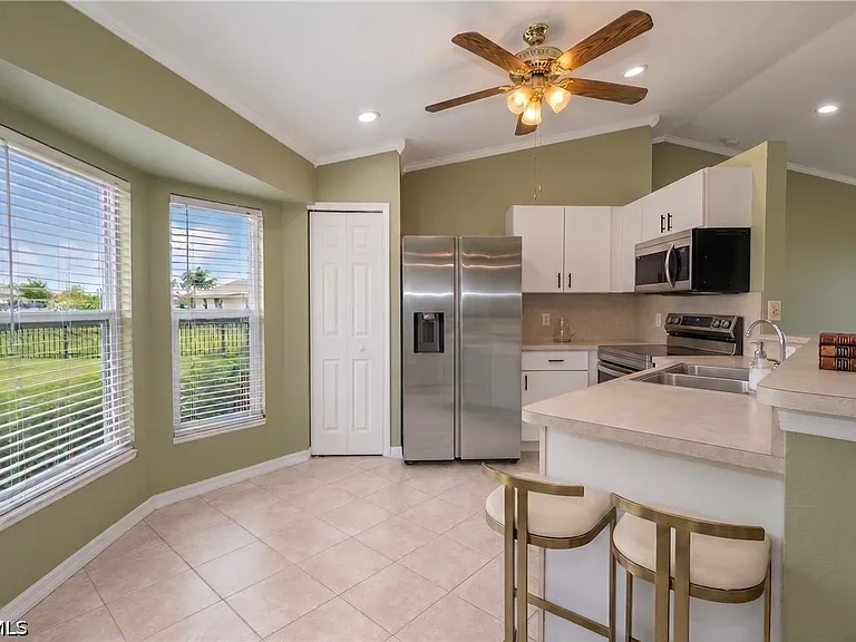 25324 Lychee Ct — Photo 3