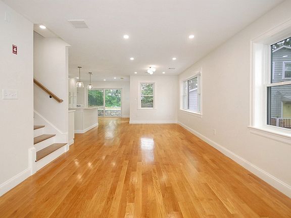 2nd image of 9 Ledge St