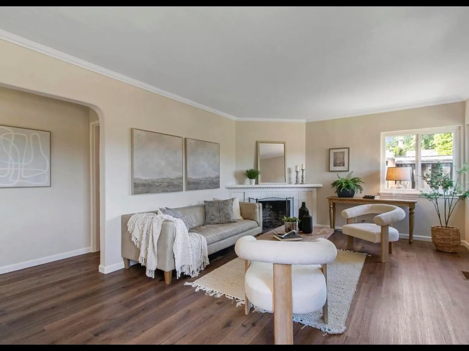 2 bed, 800 sqft, $5,250 — Photo 2
