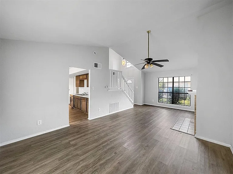 28 Brewster Ct — Photo 32