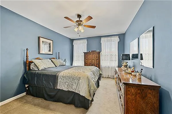 Sold by Exclusive Properties Sotheby's International Realty | media 22