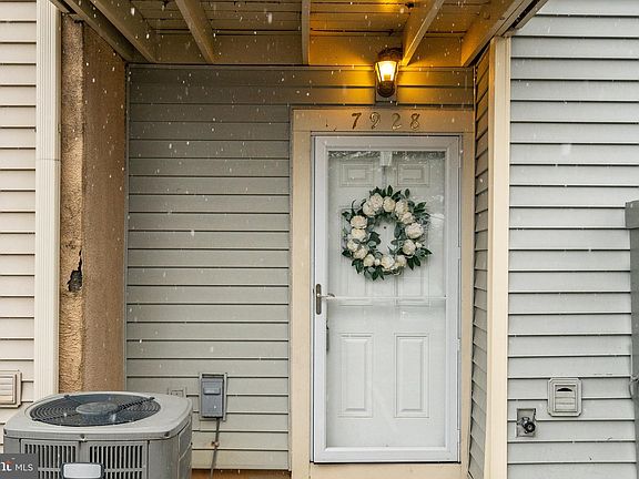 4th image of 7928 Bentley Village Dr #15B