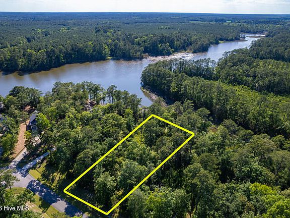 4th image of 110 Queen Annes Court LOT 20