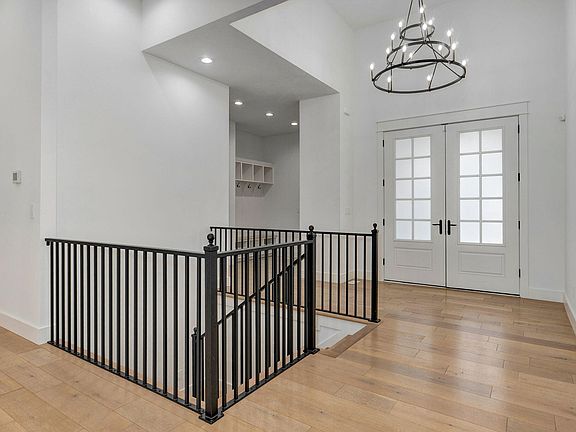 3rd image of 3806 E Cypress Point Street