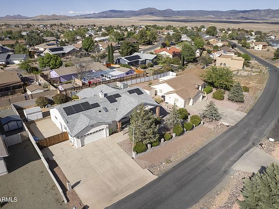 3rd image of 4212 N CYPRESS Circle