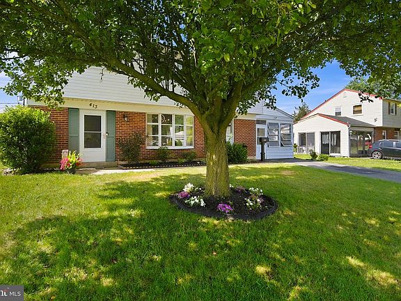 3rd image of 413 Blackstone Rd