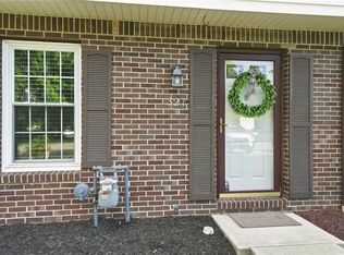 327 Dolomite Ct, Latrobe, PA 15650