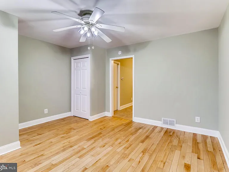 1020 W Lombard St — Photo 3