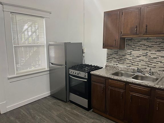 4th image of 7012 Carnegie Ave #12