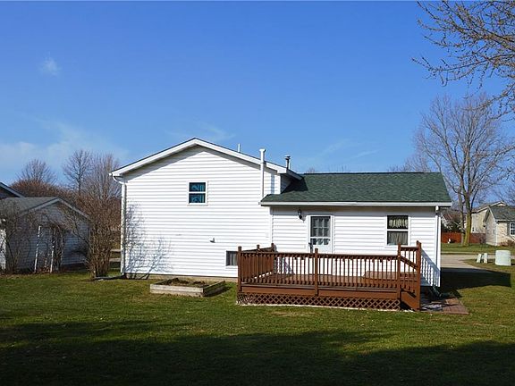 5th image of 9915 Holly Dr
