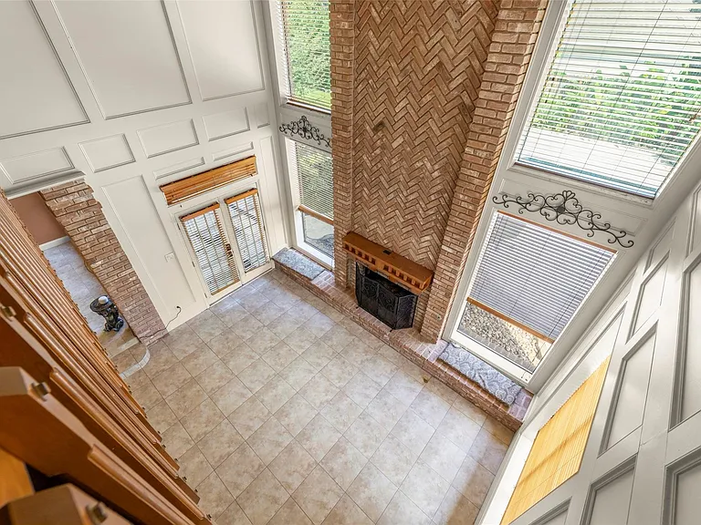 9714 Godstone Ln — Photo 15