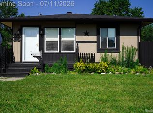 6864 Cornell St, Taylor, MI 48180