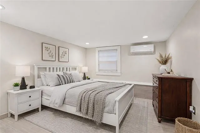 2429 Octavia St — Photo 12