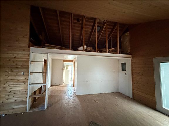 3rd image of 2404 SW 5th Ave