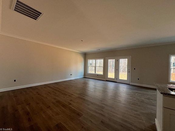 2nd image of 614 Carolina Ave