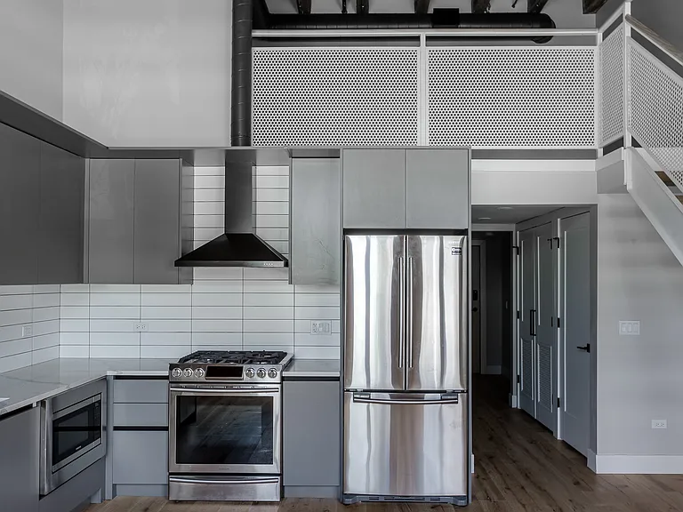729 N Sangamon St #402 — Photo 3