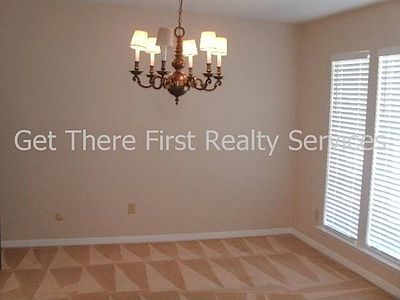 5th image of 10616 Pagewood Dr