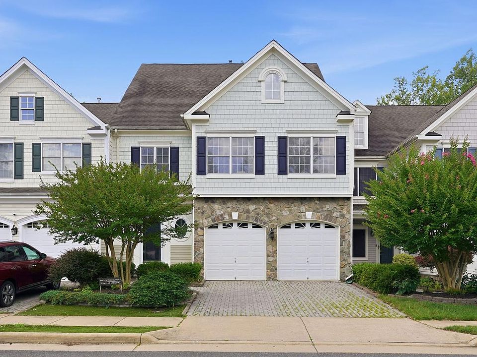 1st image of 1819 Hyden Pl