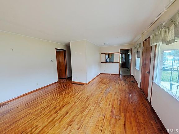 5th image of 260 W Prairie St