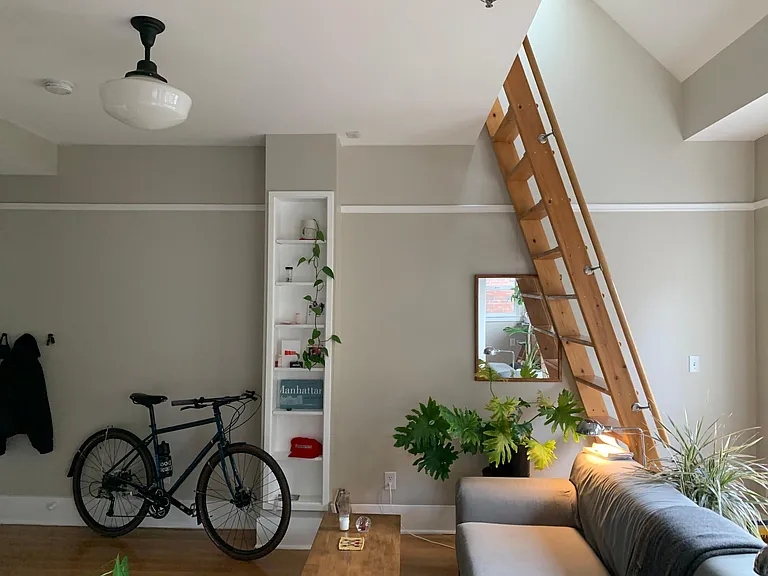 527 Malden Ave E #7 — Photo 4