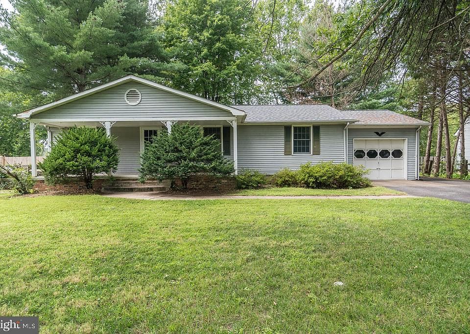1st image of 2027 Dewey Dr