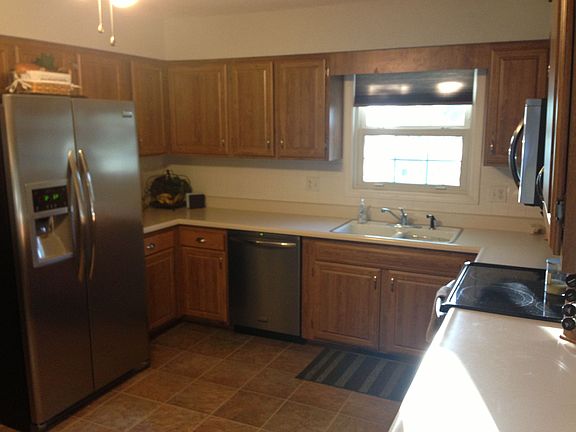 Kitchen with Stainless Steel Appliance Package