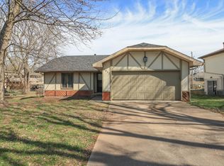 2617 W Katella Ln, Springfield, MO 65807