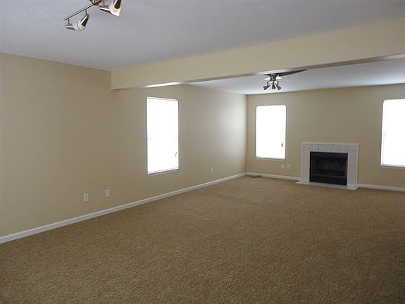 4th image of 6380 W Chelmsford Dr