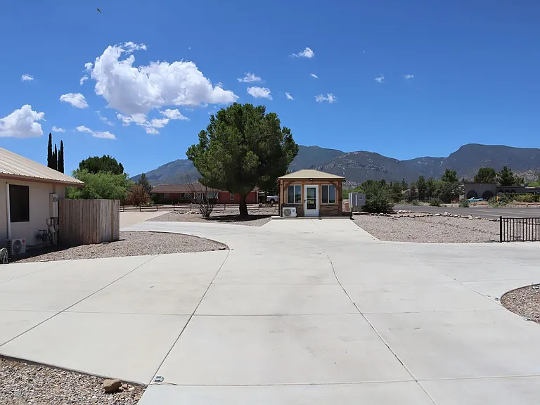 3159 E Choctaw Dr — Photo 46