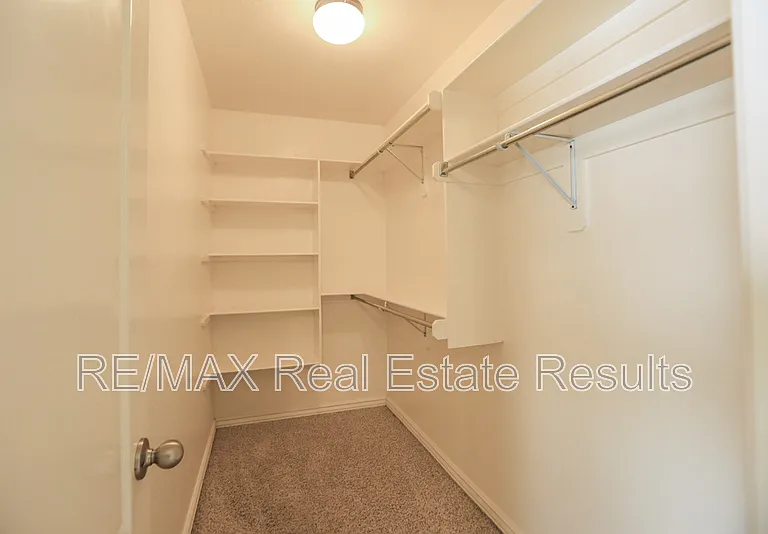 6303 S 37th St — Photo 21