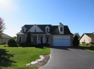 405 Fair Oaks Dr, Williams Bay, WI 53191