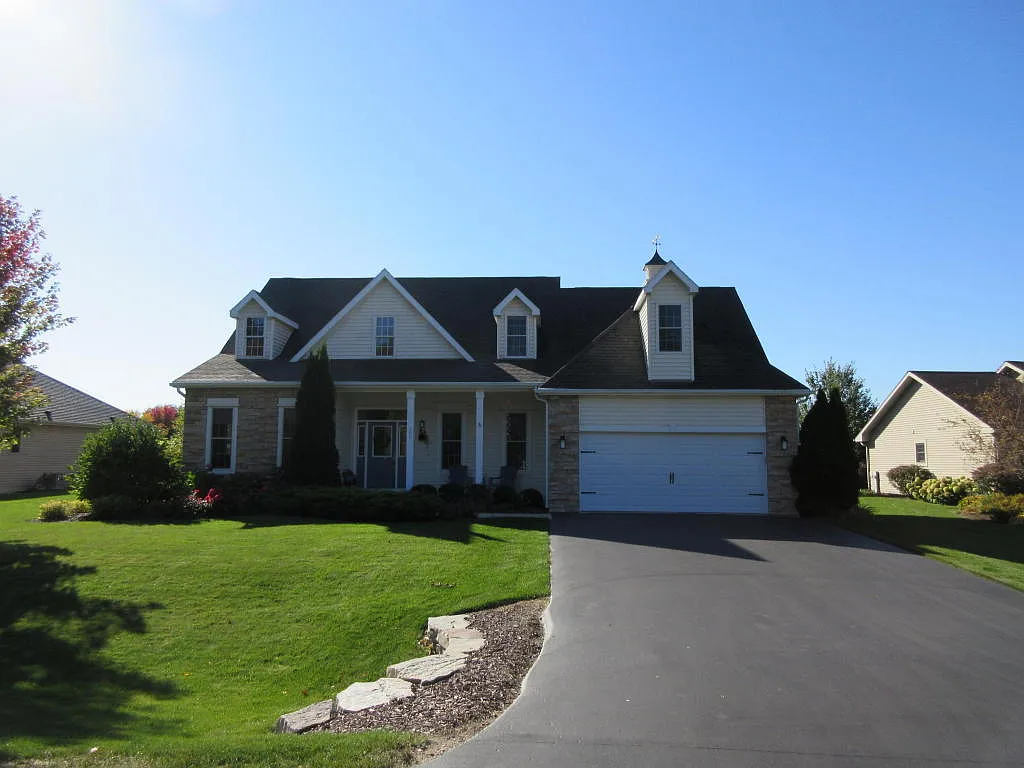 405 Fair Oaks Dr photo 1