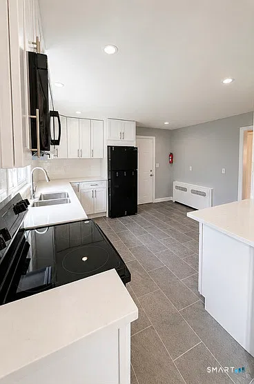 2 bed, 1.0 bath, 4186 sqft, $2,500 — Photo 4