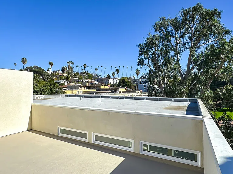946 Lucile Ave — Photo 24