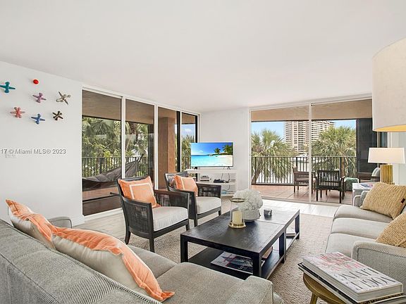 2nd image of 1700 S Bayshore Ln APT 3A